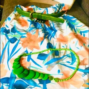 Amazing new with tags floral skirt⭐️ Last chance